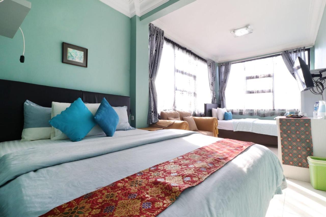 Lembur Incu Syariah Villa & Resto Lembang Exterior photo